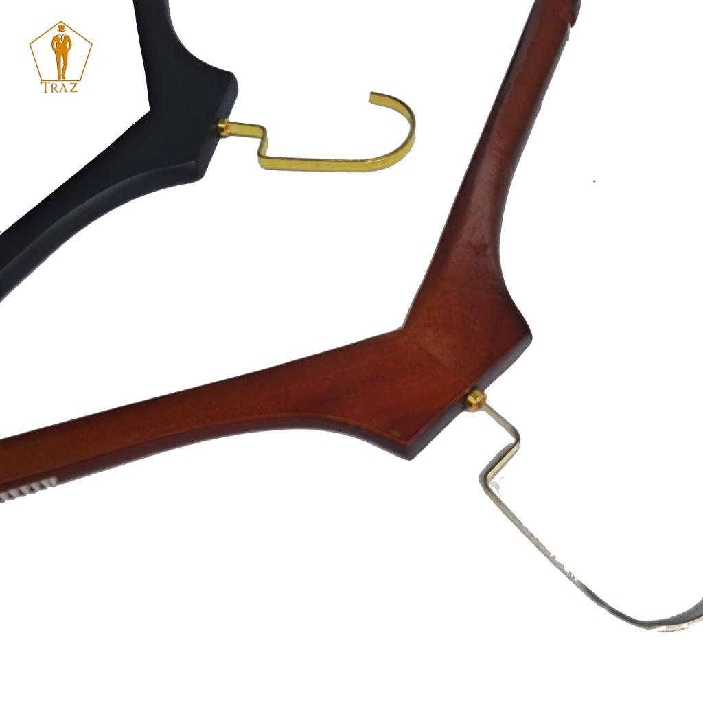 Móc treo quần áo bằng gỗ tam giác Móc vàng, Màu Nâu, Trắng Đen dùng cho cửa hàng, shop thời trang và khách sạn