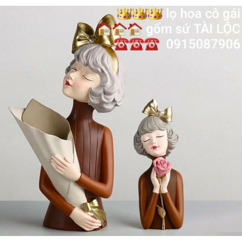 Lọ hoa cô gái