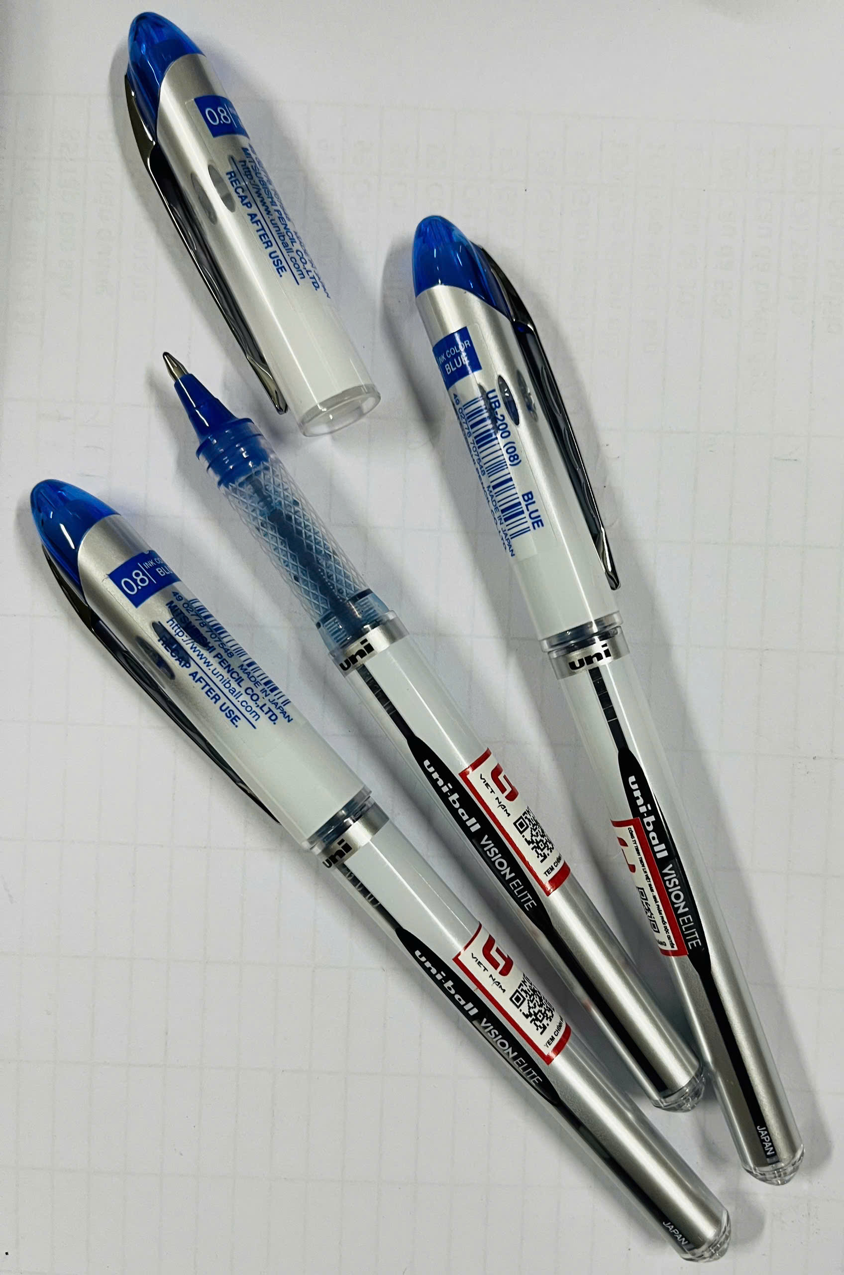 Bút Uni-ball Vision Elite UB-200 0.8mm (Hàng Nhập Chính Hãng)