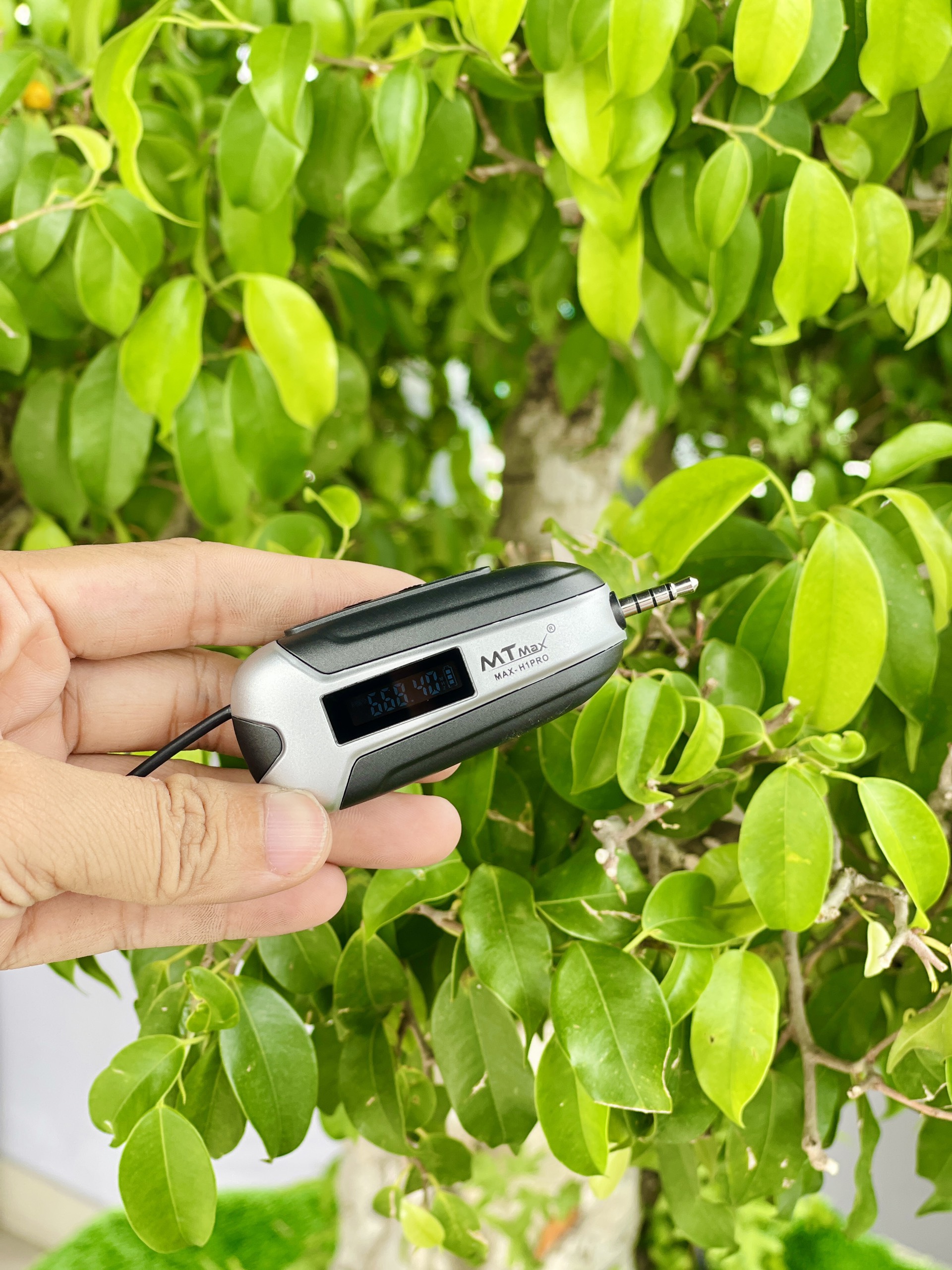 Micro Không Dây Đa Năng Chính Hãng MTMAX H1 Pro Bắt Sóng Xa 100M, Chống Hú Siêu Khủng, Chuyên Dùng Karaoke Gia Đình, Phòng Trà, Quán Bar, Sóng UHF Cao Cho Âm Thanh Chuẩn. hàng chính hãng