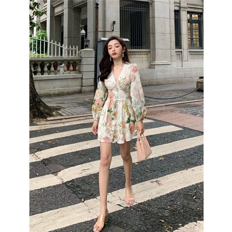 TOBE1SHOP 2023 Xuân/Hè Jumpsuit Nữ dài tay áo Hàn Quốc V cổ đèn lồng tay áo đầm in váy cao eo rộng chân quần