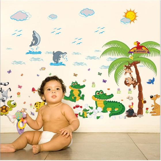 Decal dán tường động vật vui đùa trên bãi biển cho bé
