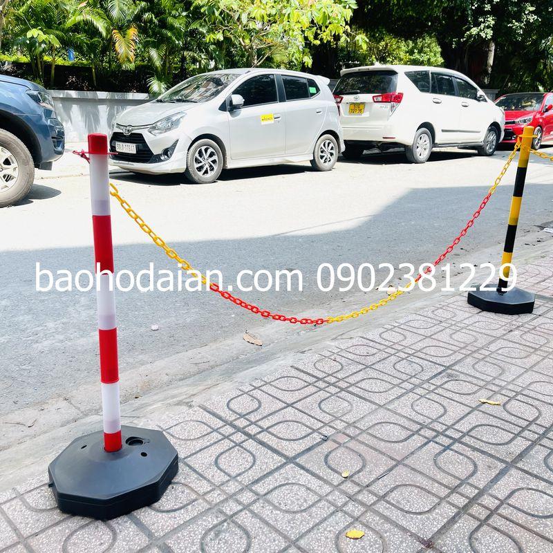 Trục nhựa gắn dây xích tiêu chuẩn CE cao 83cm