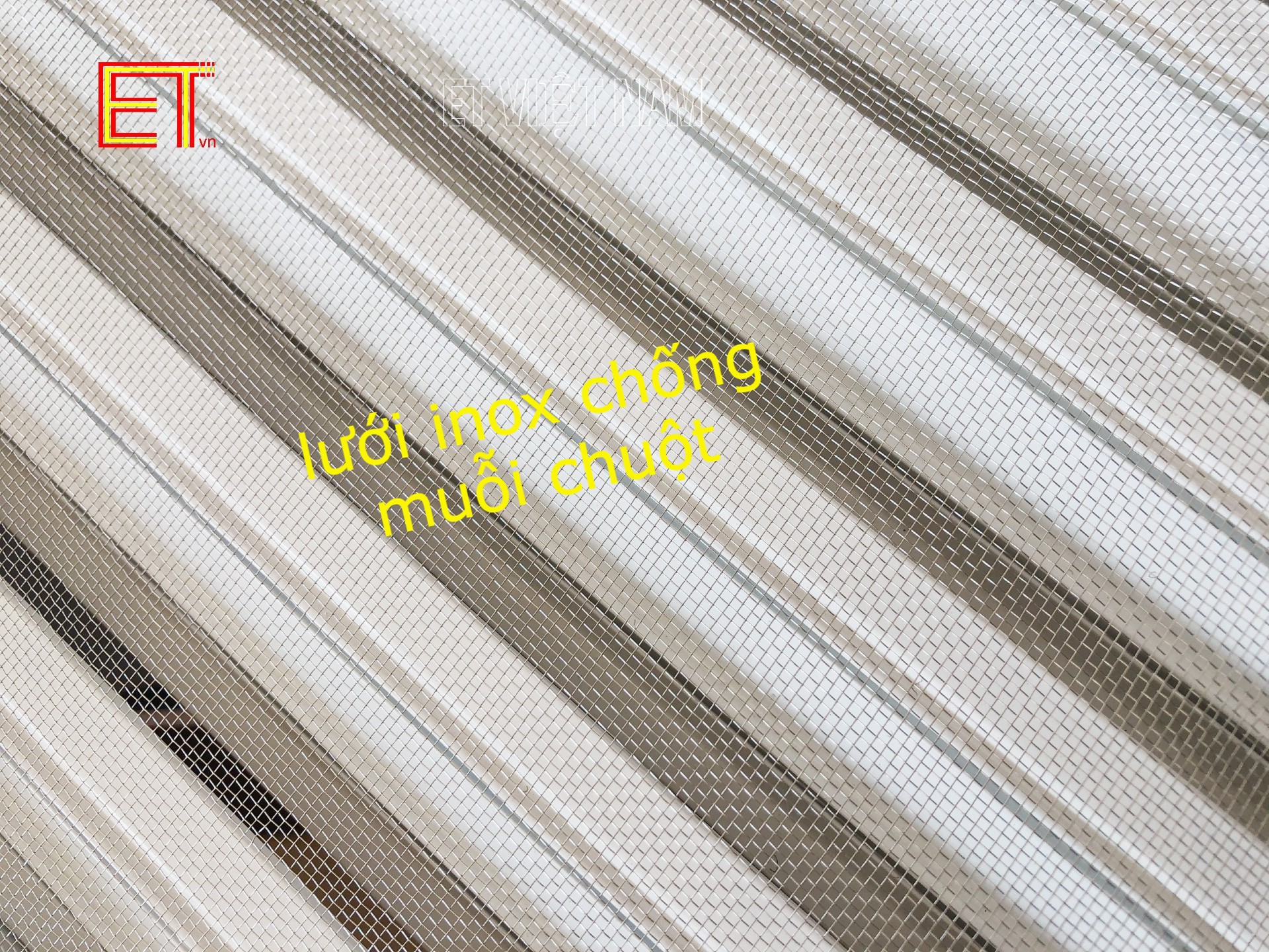Mặt thông gió nhà vệ sinh 40x25cm chất liệu nhôm, chống hắt mưa, chống muỗi-chuột
