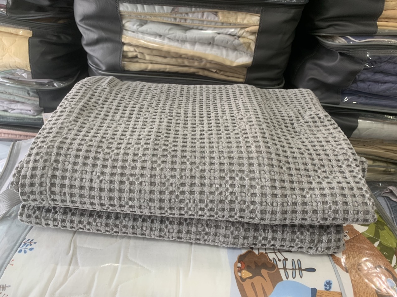 Chăn Tổ Ong Everon K Bedding
