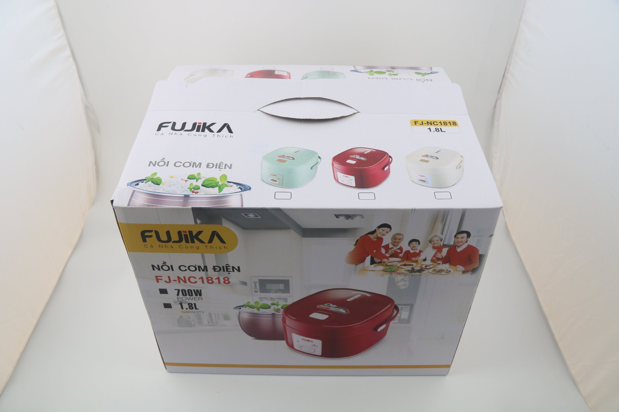 Nồi Cơm Điện Lòng Niêu FUJIKA FJ-NC1818 (1.8 lít) - Màu Ngẫu Nhiên - Hàng Chính Hãng