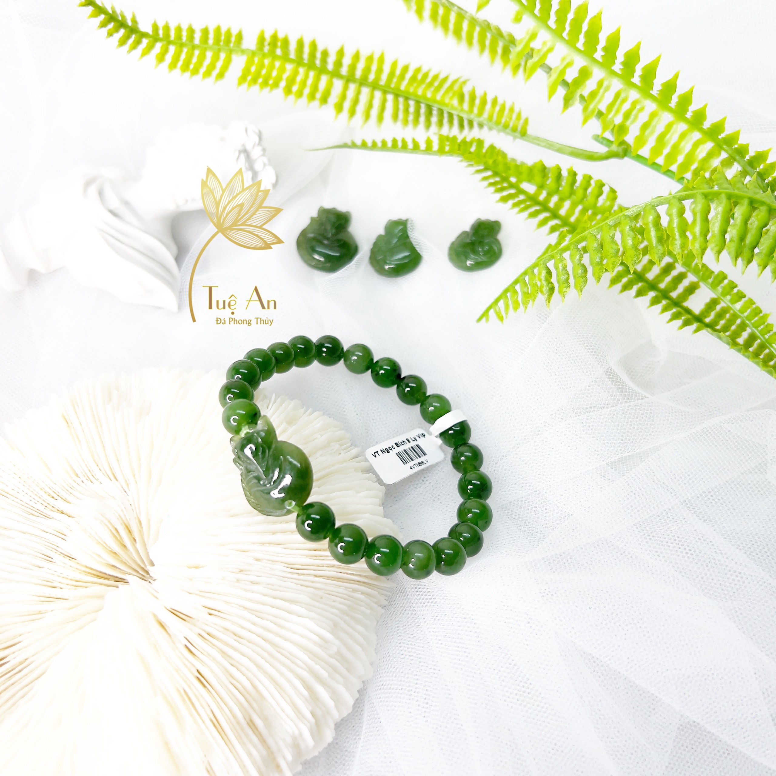 Vòng tay ngọc bích 8 li mix hồ ly ngọc bích