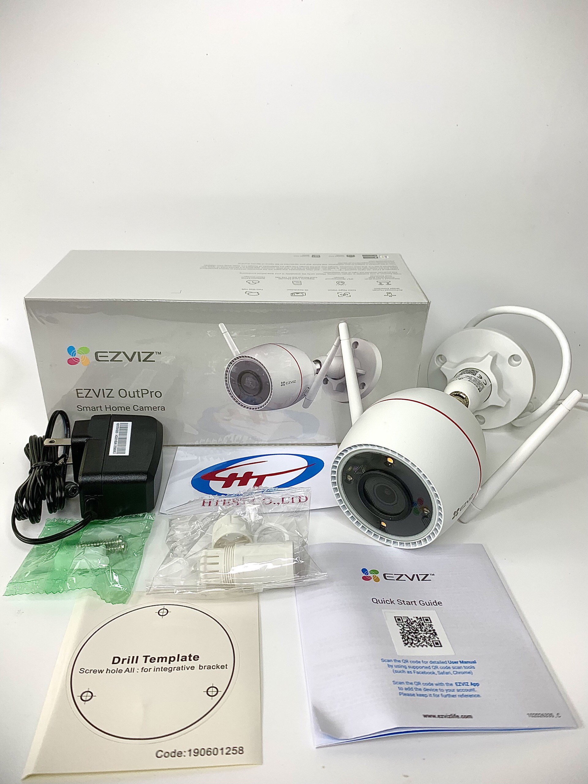 Camera IP Wifi Ngoài Trời Ezviz CS-C3TN 3mp, Có Màu Ban Đêm Hàng Chính Hãng.