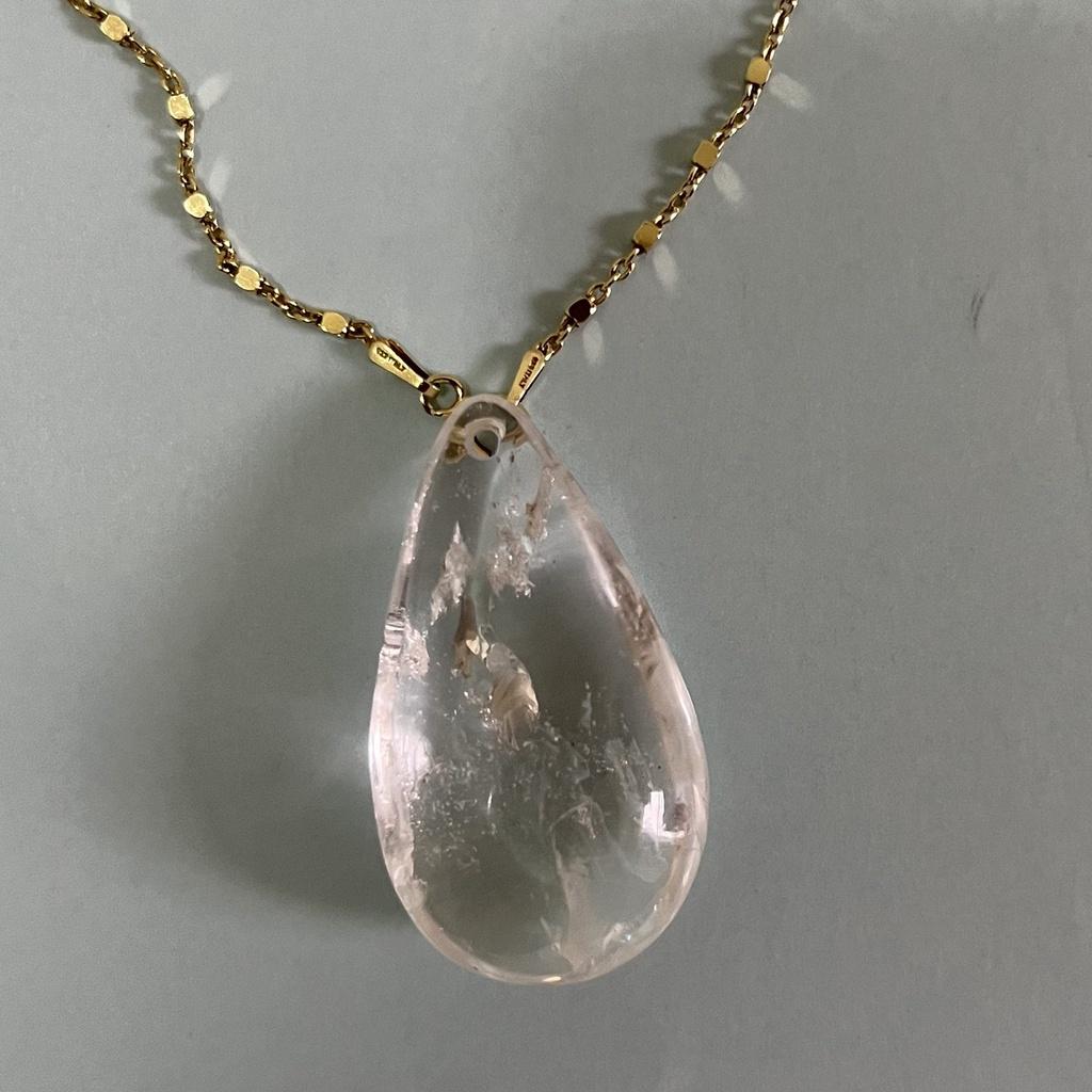 Mặt dây chuyền hình giọt nước QUARTZ thạch trắng siêu đẹp của Xưởng Chế Tác Đá Phong Thủy Mỹ Nghệ An An