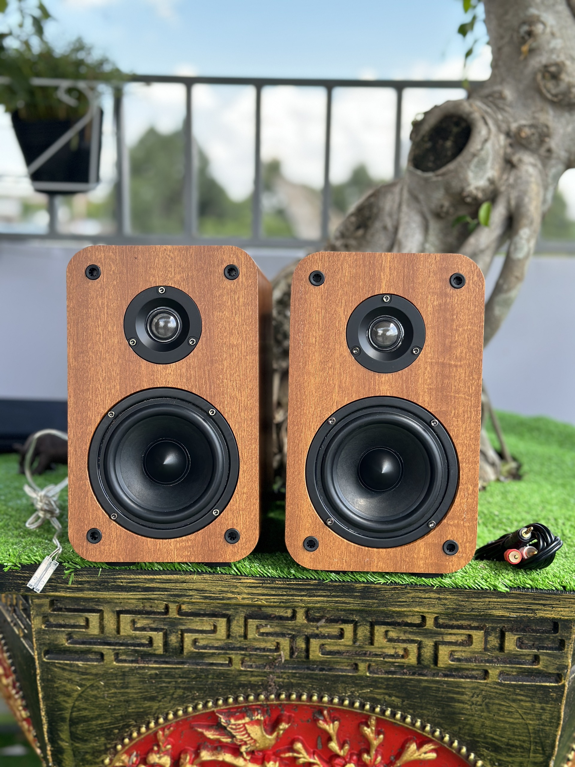 Bộ loa vi tính kiểm âm cao cấp Lohao AV 8219 - Âm thanh 2.1 - Kết nối bluetooth, USB, SD, AV - Vỏ gỗ sang trọng - 2 Bass 2 Treble - Chỉnh âm thanh ngay trên loa - Công suất lên đến 100W - Hàng chính hãng