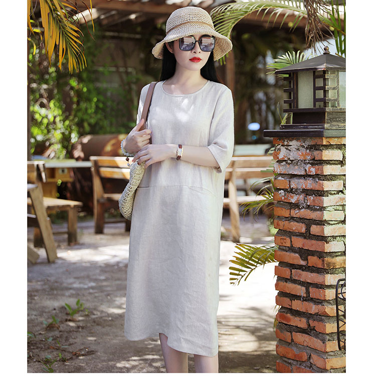 Đầm suông linen cổ tròn tay lỡ 2 túi bổ trước ArcticHunter - Màu muối tiêu