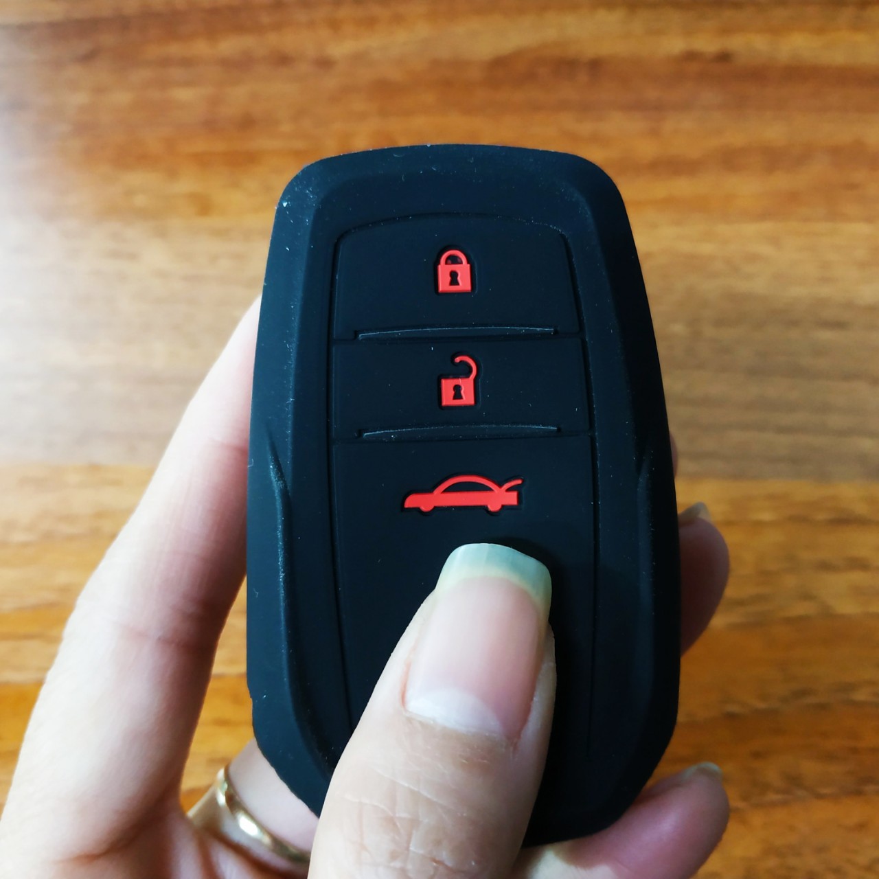 Bọc chìa khóa ô tô,bao chìa khóa ô tô dành cho xe toyota innova đời 2021 và fortuner 2020 2021 bọc silicon chống nước