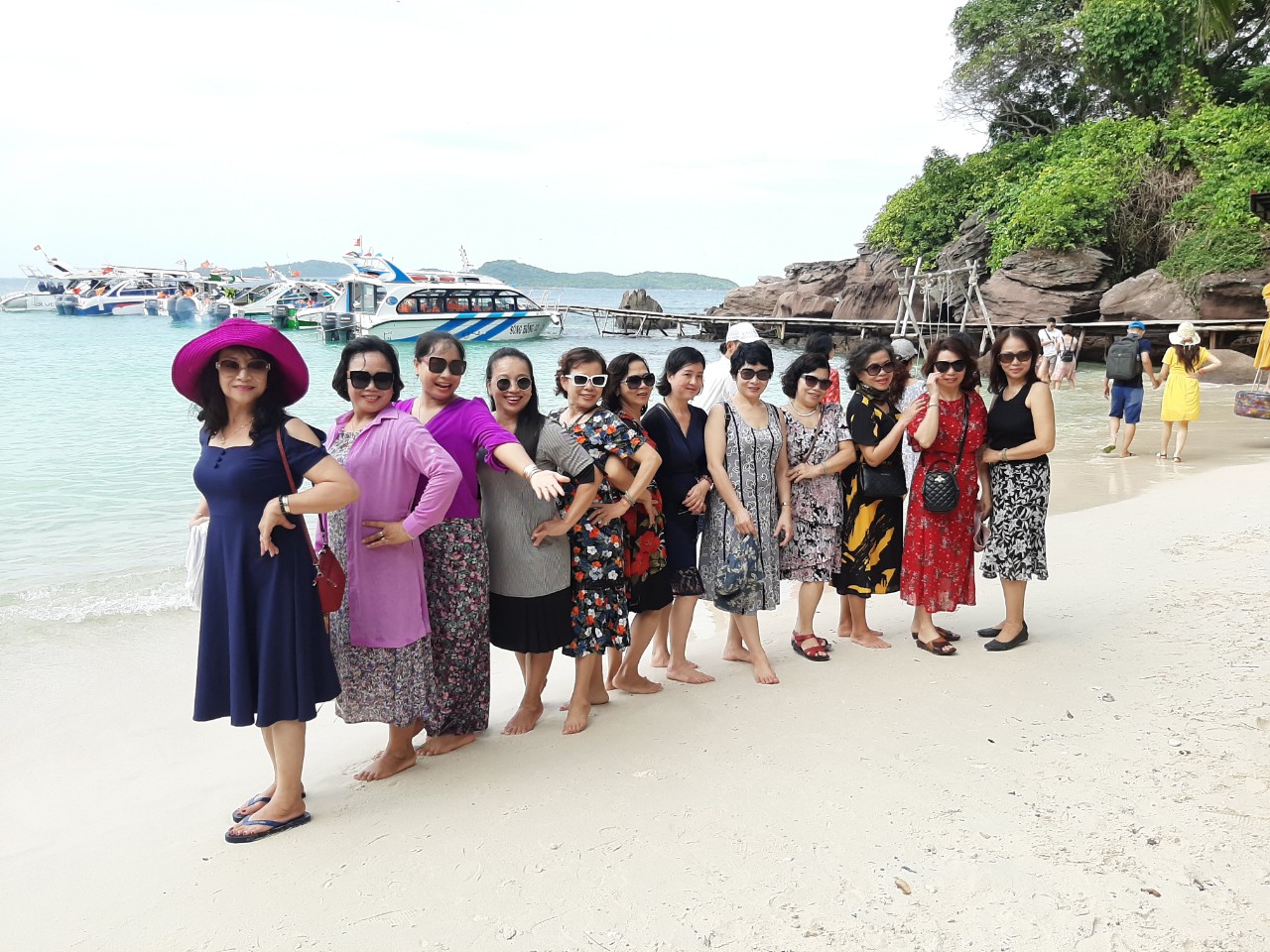 PHÚ QUỐC 4N3D - GRAND WORLD, SAFARI, VINWONDERS - NGẮM HOÀNG HÔN CÂU MỰC ĐÊM - NGẮM SAN HÔ