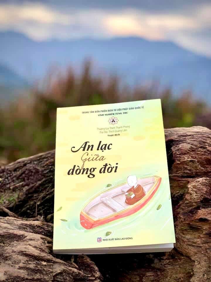 An Lạc Giữa Dòng Đời
