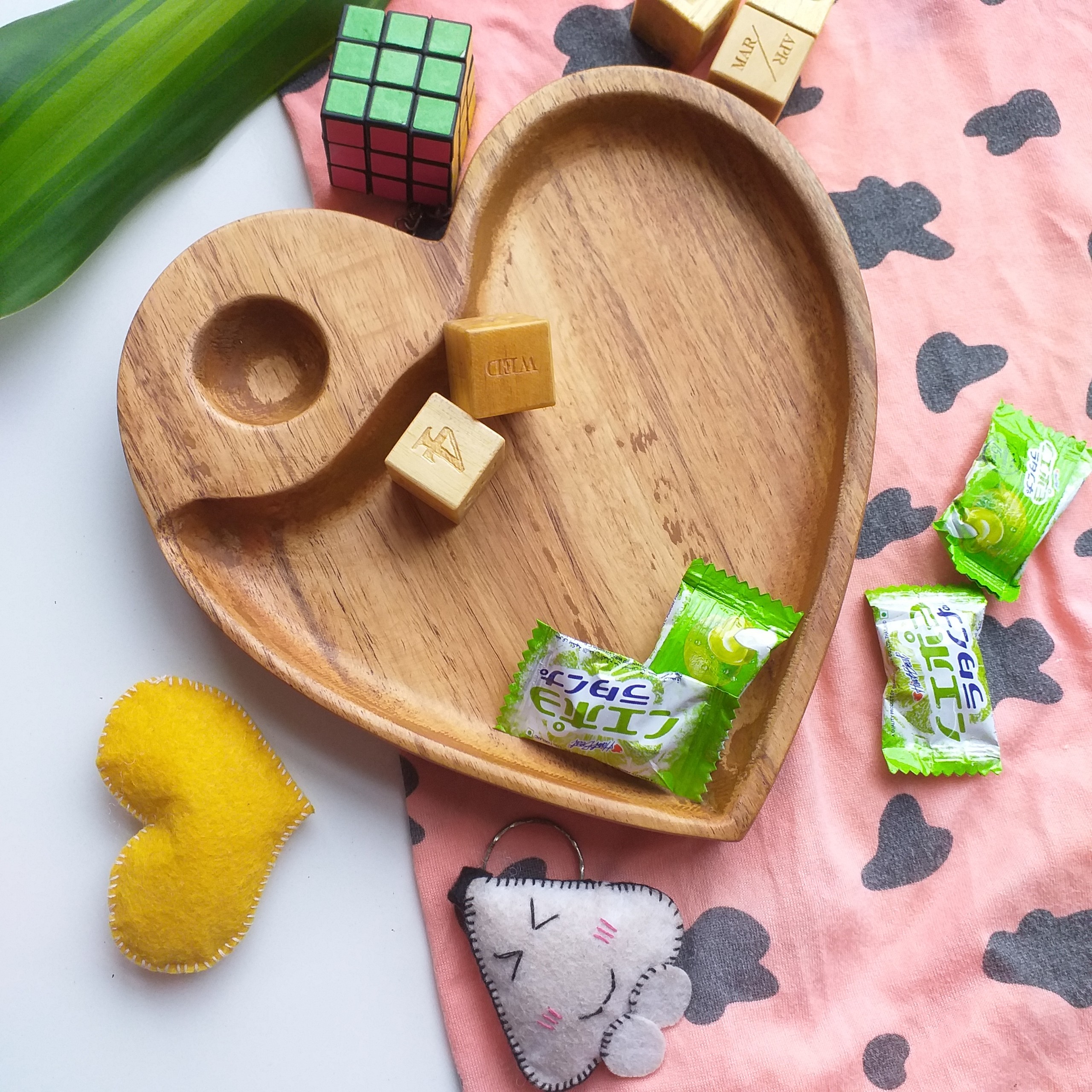 Khay gỗ Keo hình Tim-KG10