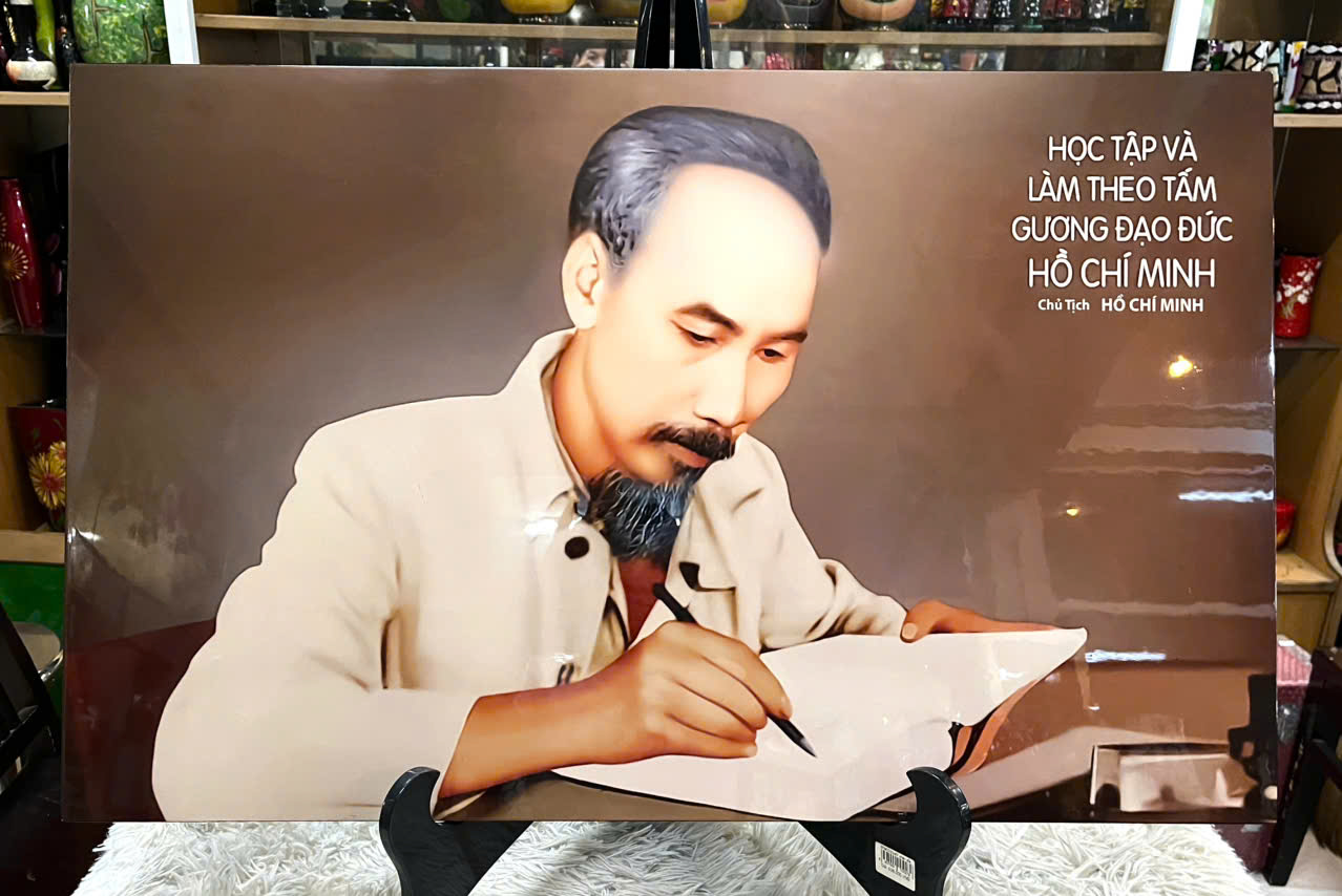 Tranh sơn mài Bác Hồ nhiều kích thước mẫu mã