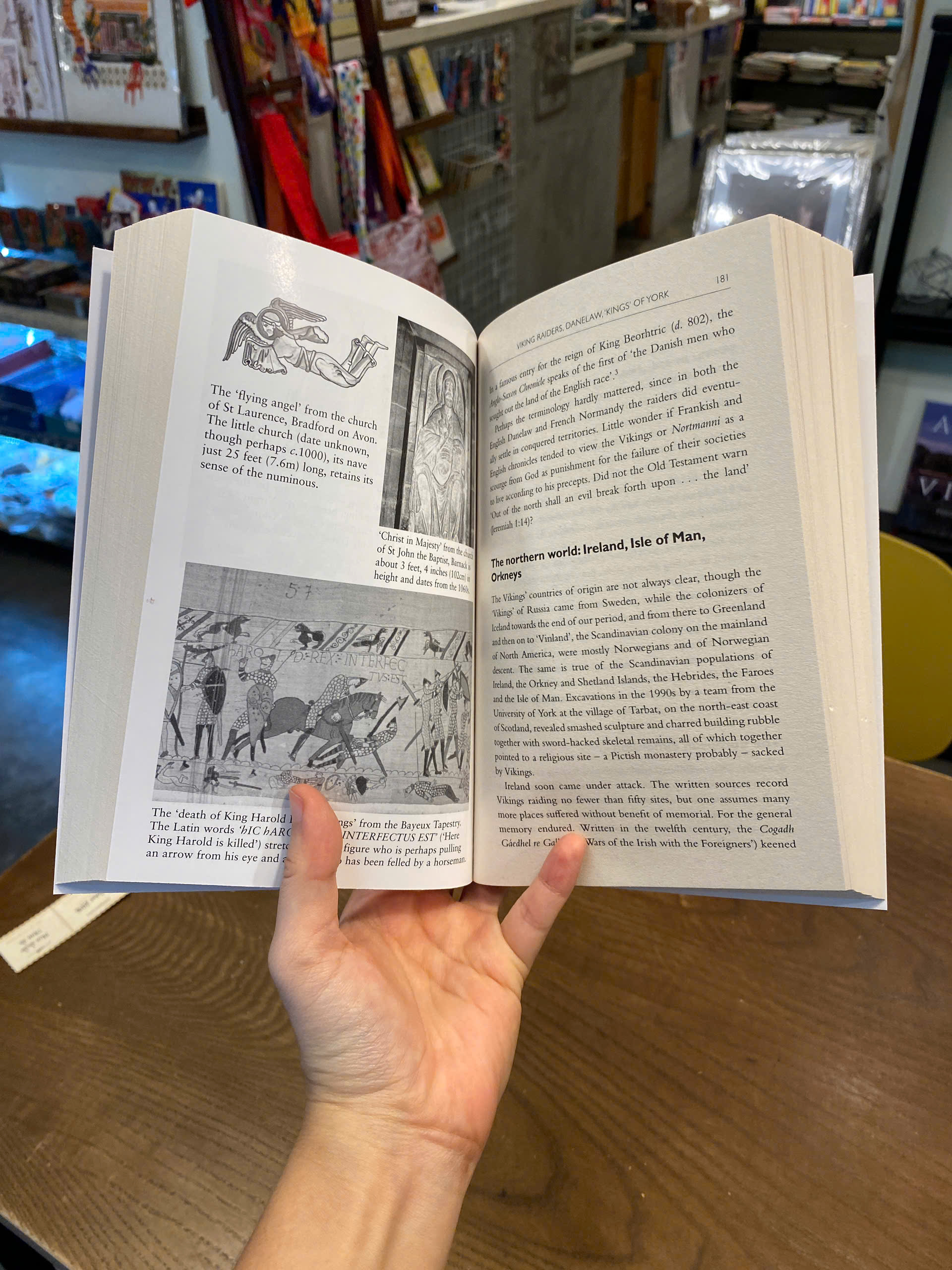 Sách - A Brief History of Anglo Saxons - Geoffrey Hindley | History Nonfiction / Ngoại văn Nhập khẩu