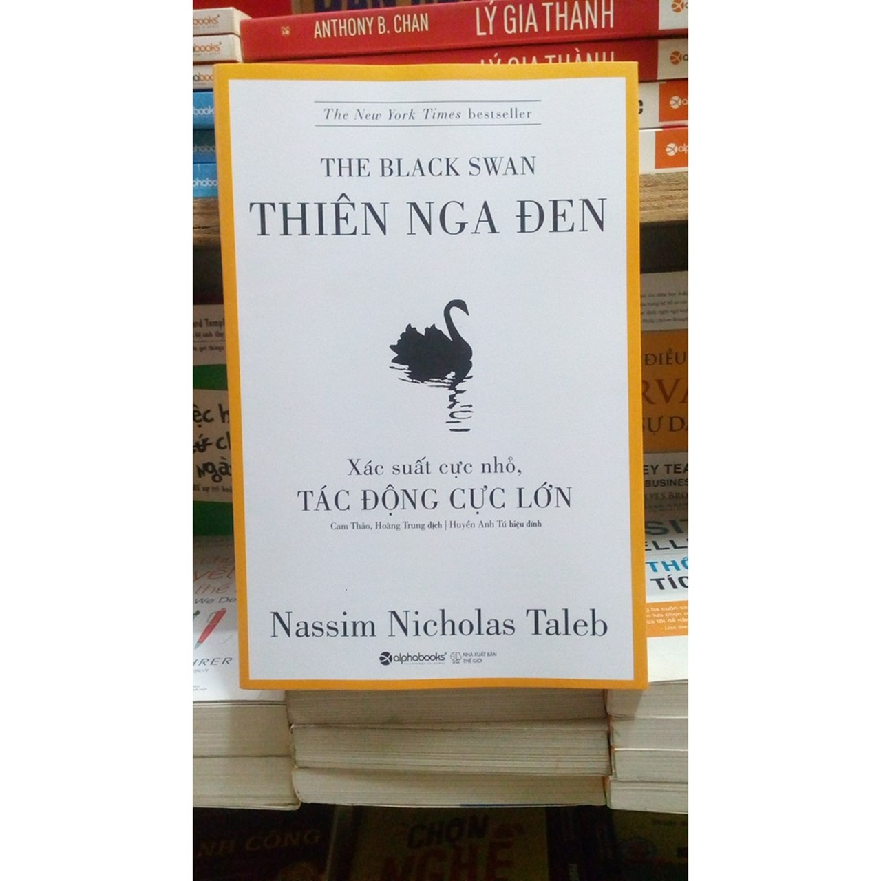 Thiên Nga Đen - The Black Swan ( Tặng Kèm Bookmark Tuyệt Đẹp )