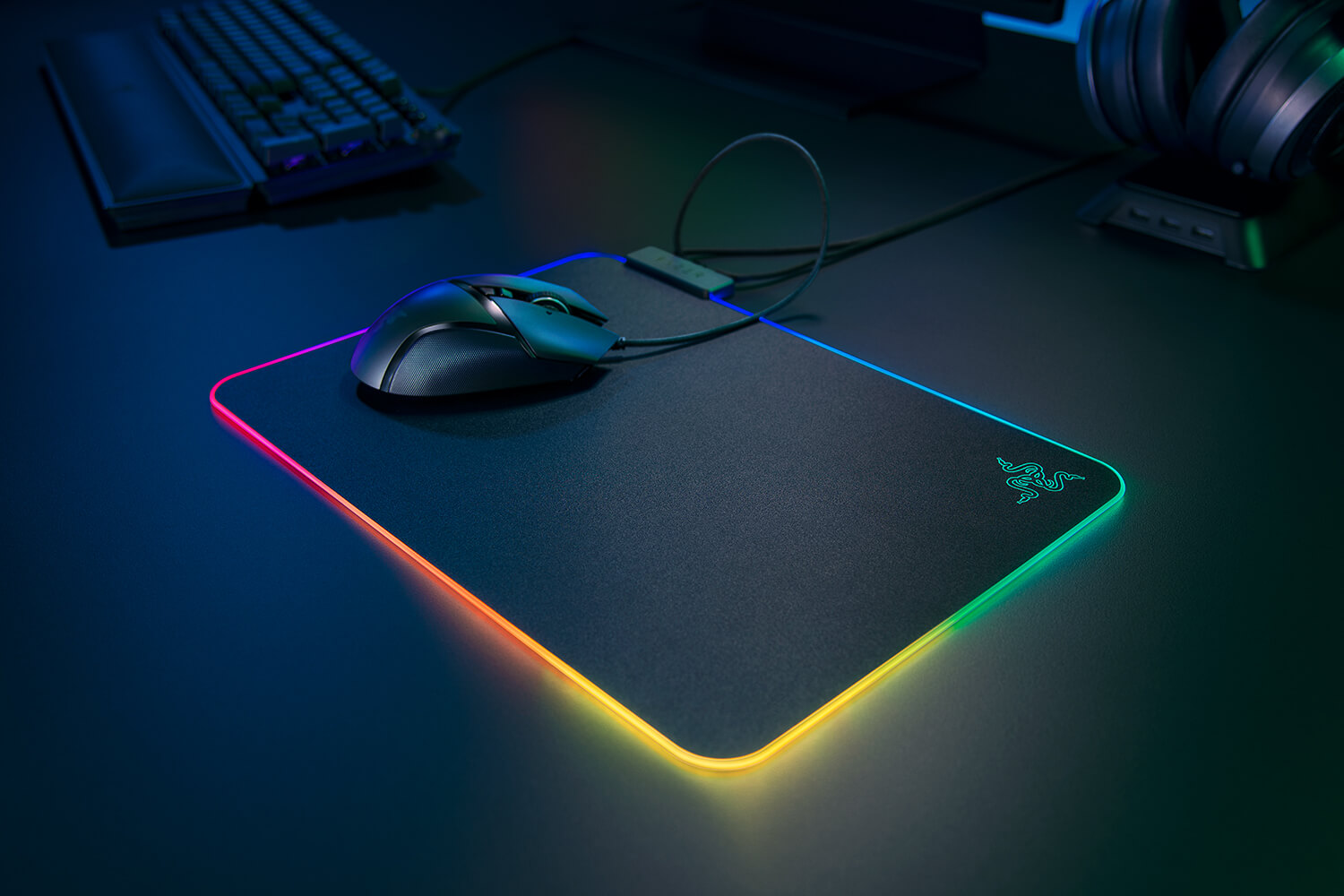 Bàn Di Chuột Razer Firefly V2 - Hàng Chính Hãng