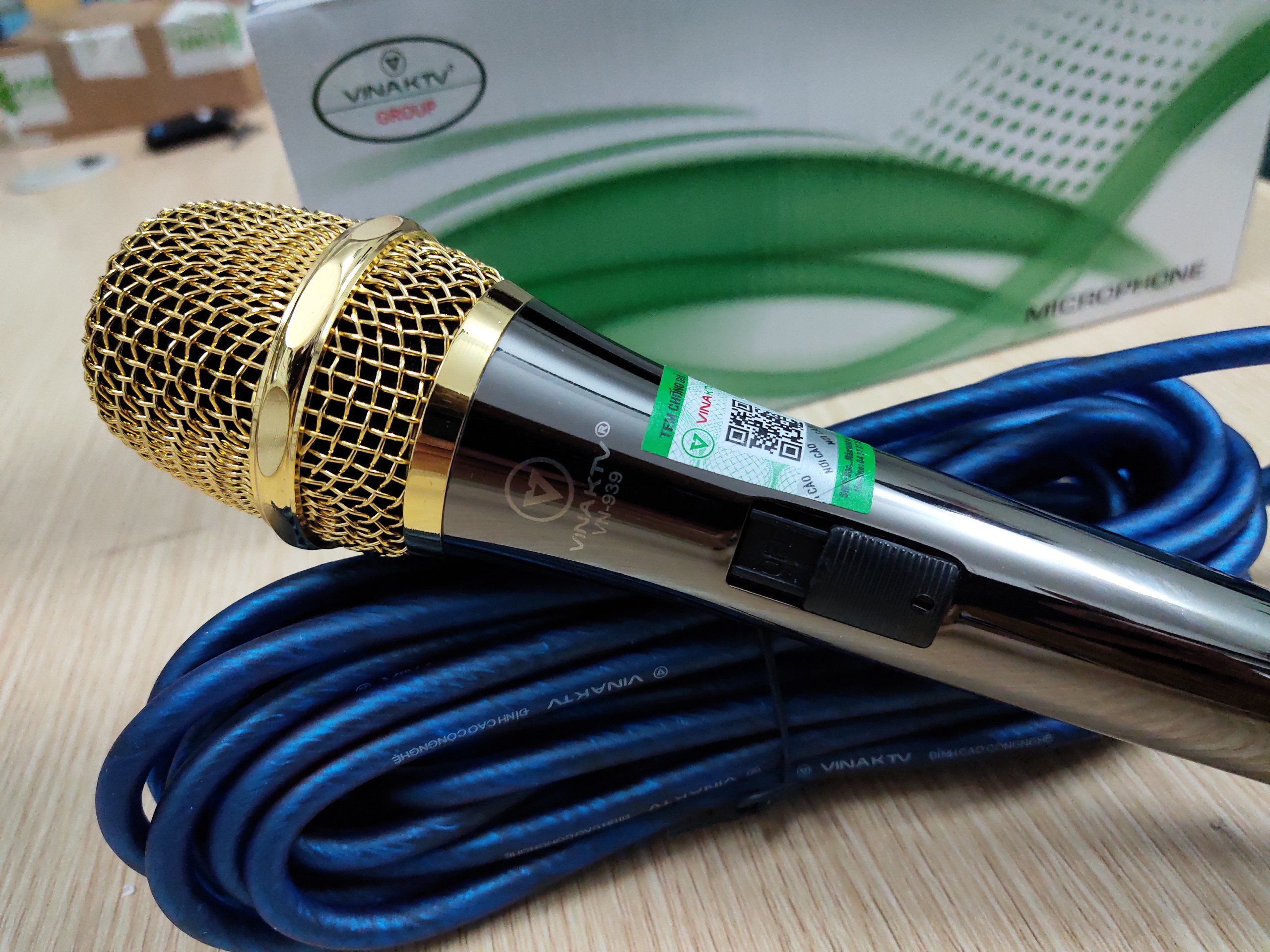 Micro VinaKTV VN 939 - Mic hát karaoke có dây loại tốt, hát nhẹ, chống hú tốt - Hàng chính hãng