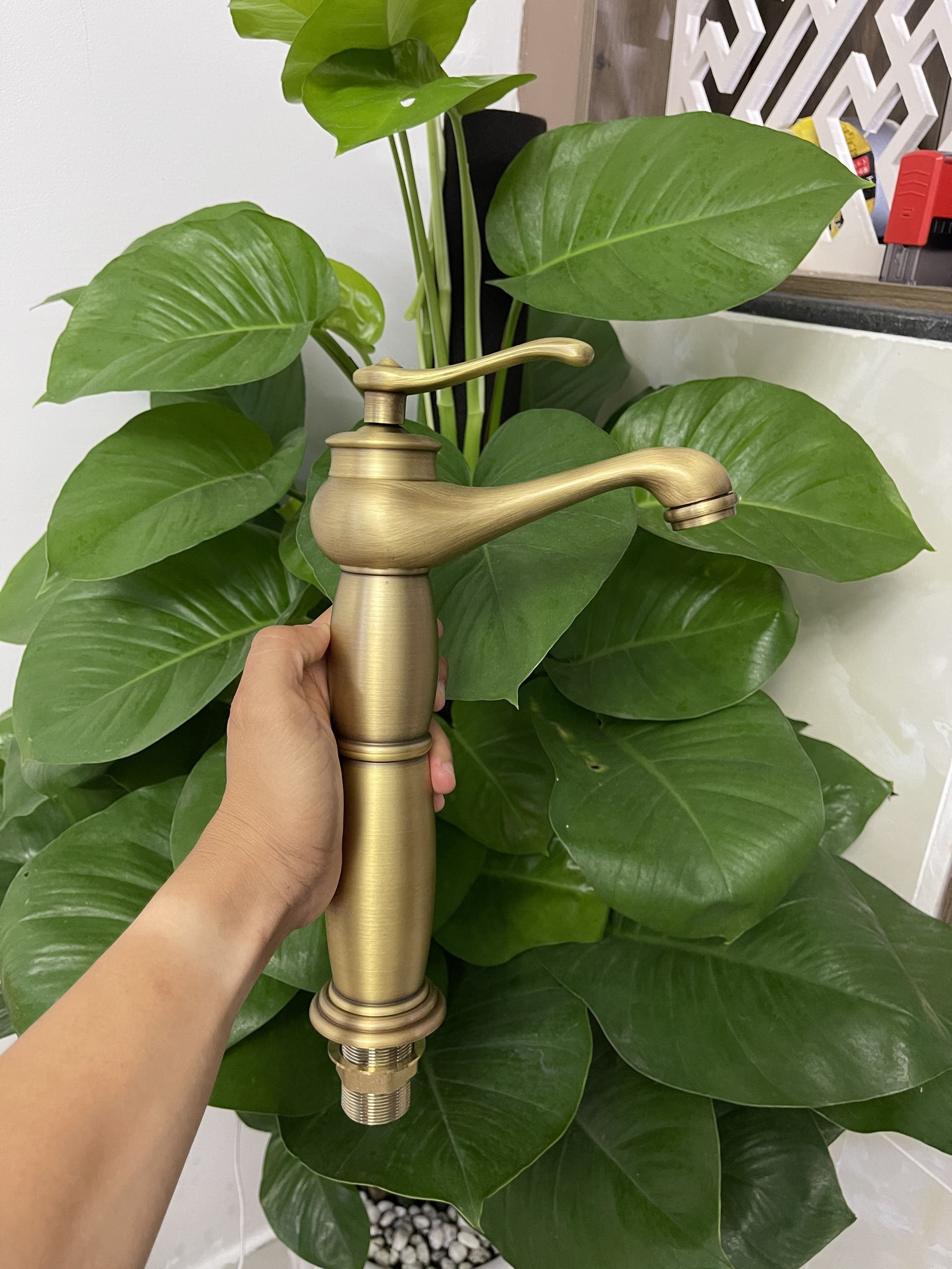 Vòi Lavabo cổ điển nóng lạnh