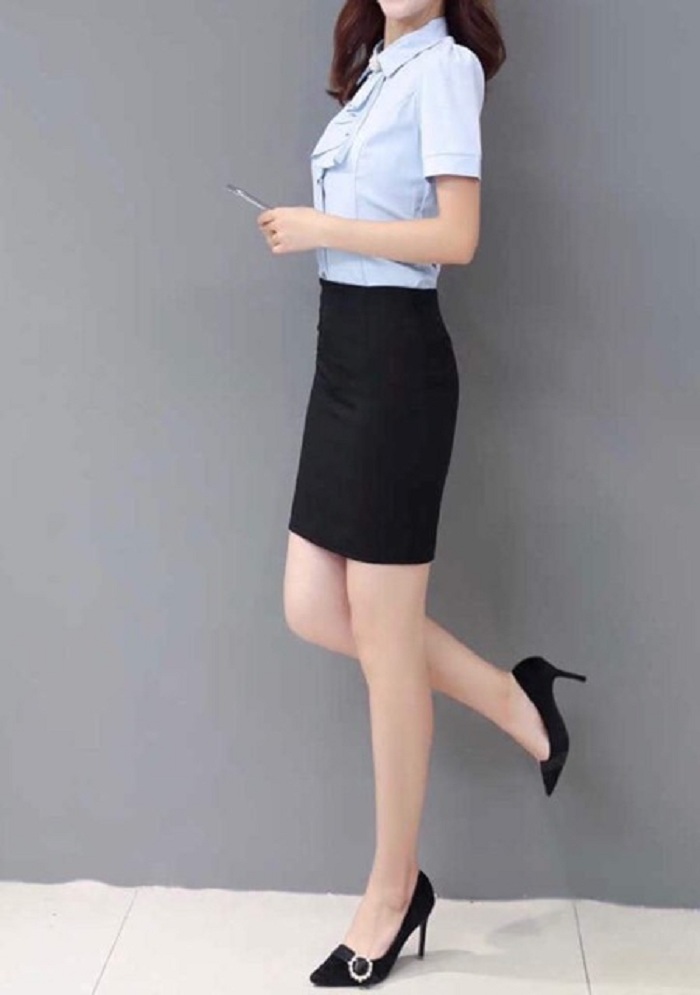 Chân váy bút chì xẻ sau