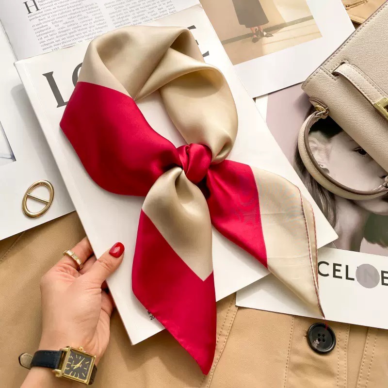 KHĂN QUÀNG CỔ LỤA HÌNH VUÔNG SANG TRỌNG THỜI TRANG MÃ 06