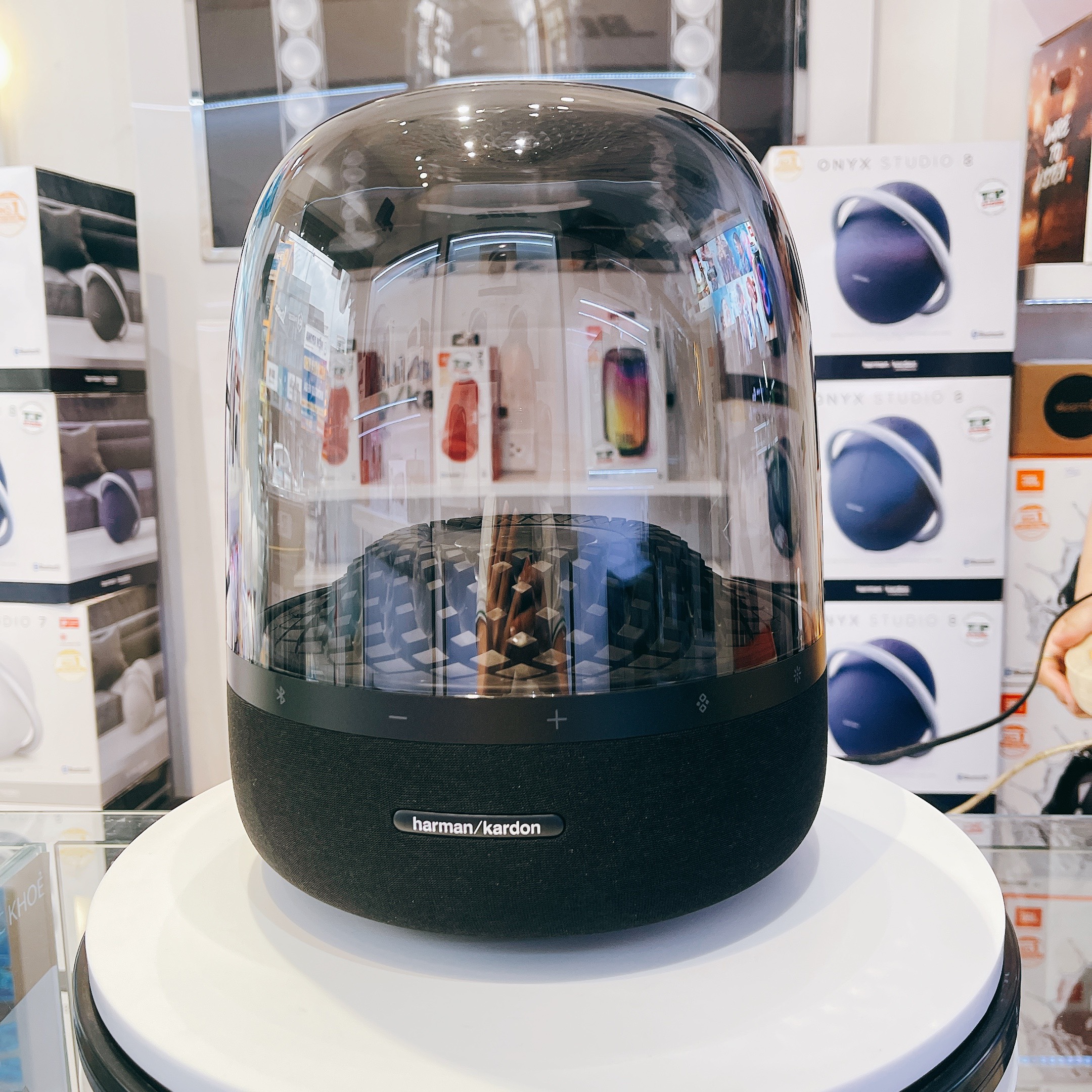Loa Harman Kardon Aura Studio 4 - Hàng Chính Hãng