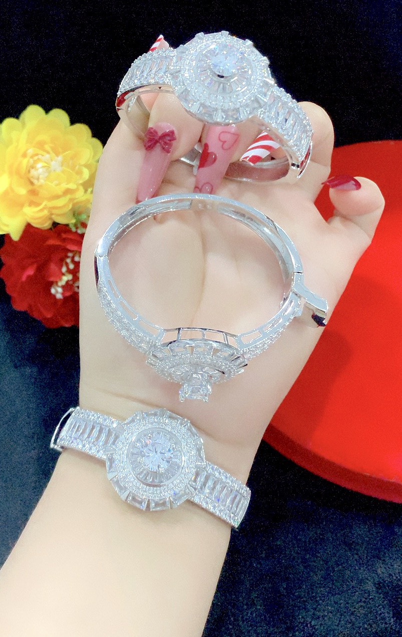 Vòng tay nữ đính xoàn mạ bạch kim siêu xinh EP203