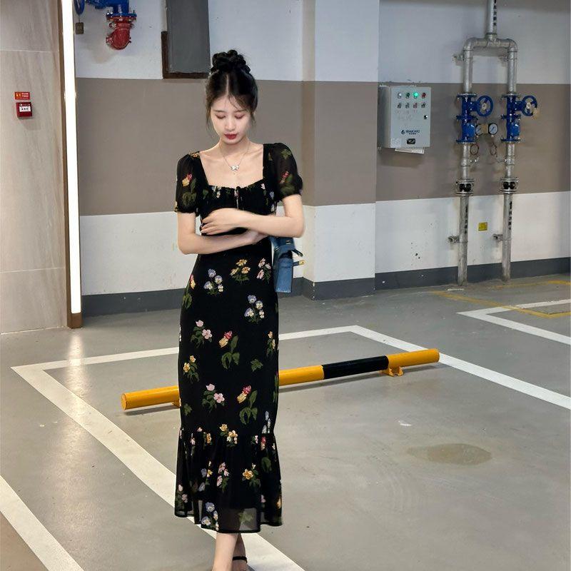 DONGSHOP Pháp Vintage vuông cổ in tay áo ngắn đuôi cá đầm nữ tính siêu tiên váy dài màu đen hoa chiffon đầm