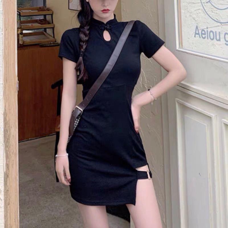 Đầm body cổ tàu phối choker