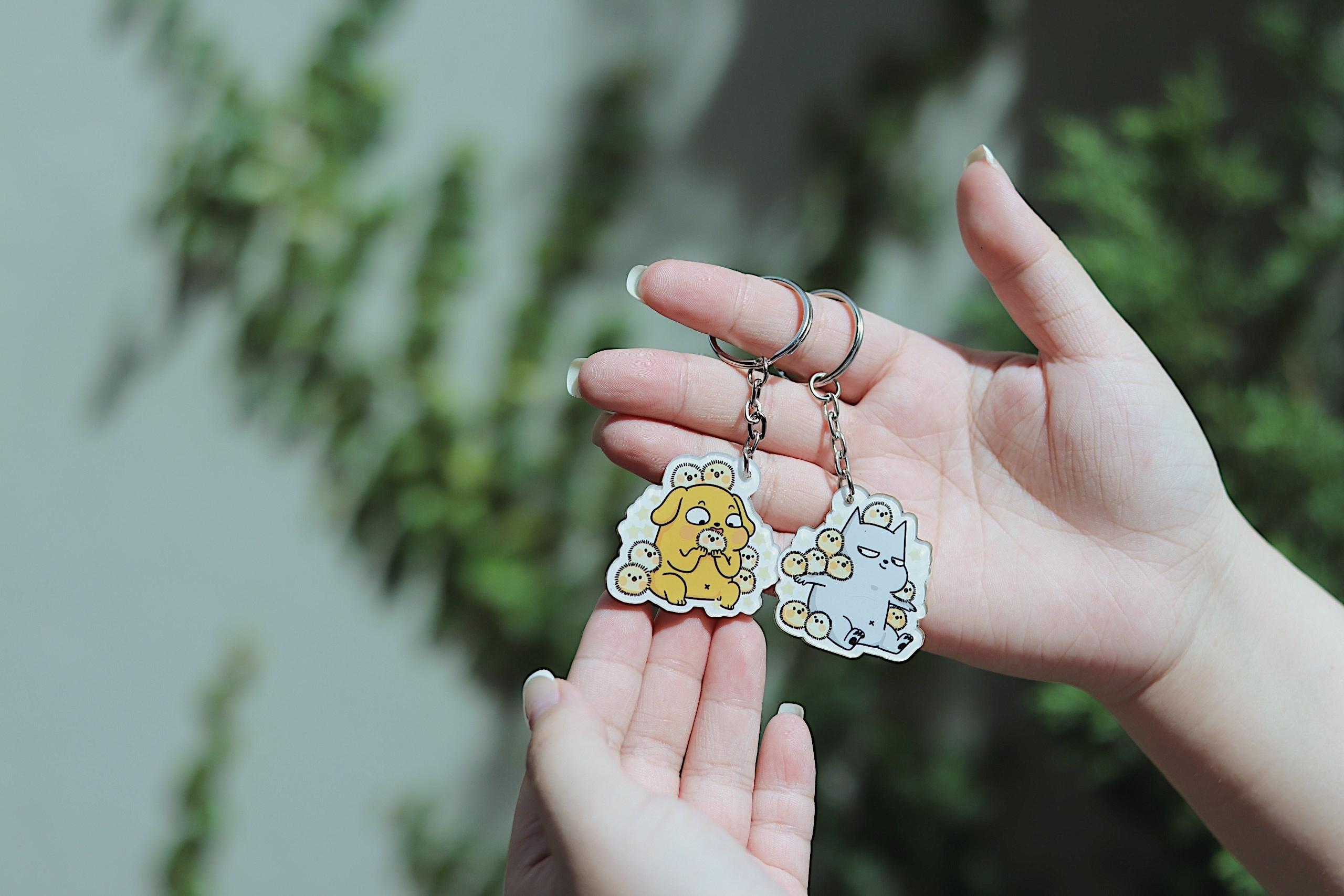 Sách Tô Màu - Vàng Xám Và Những Ngày Xanh - Bản Đặc Biệt - Tặng Kèm Sticker + Postcard + Móc Khóa Ngẫu Nhiên 1 Trong 2 Mẫu