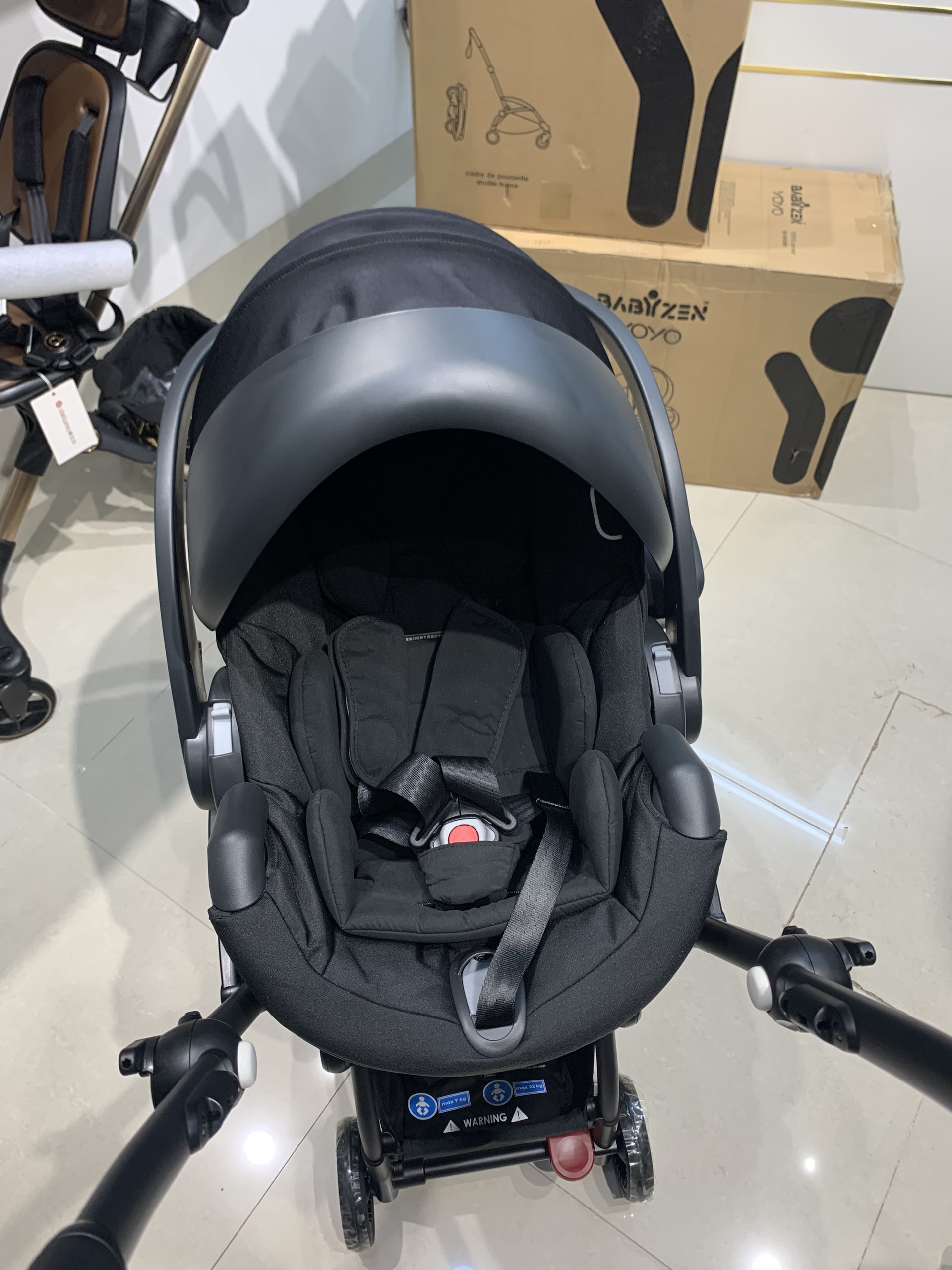 Ghế ngồi ô tô Babyzen Car Seat có thể mix với xe đẩy Babyzen YOYO2