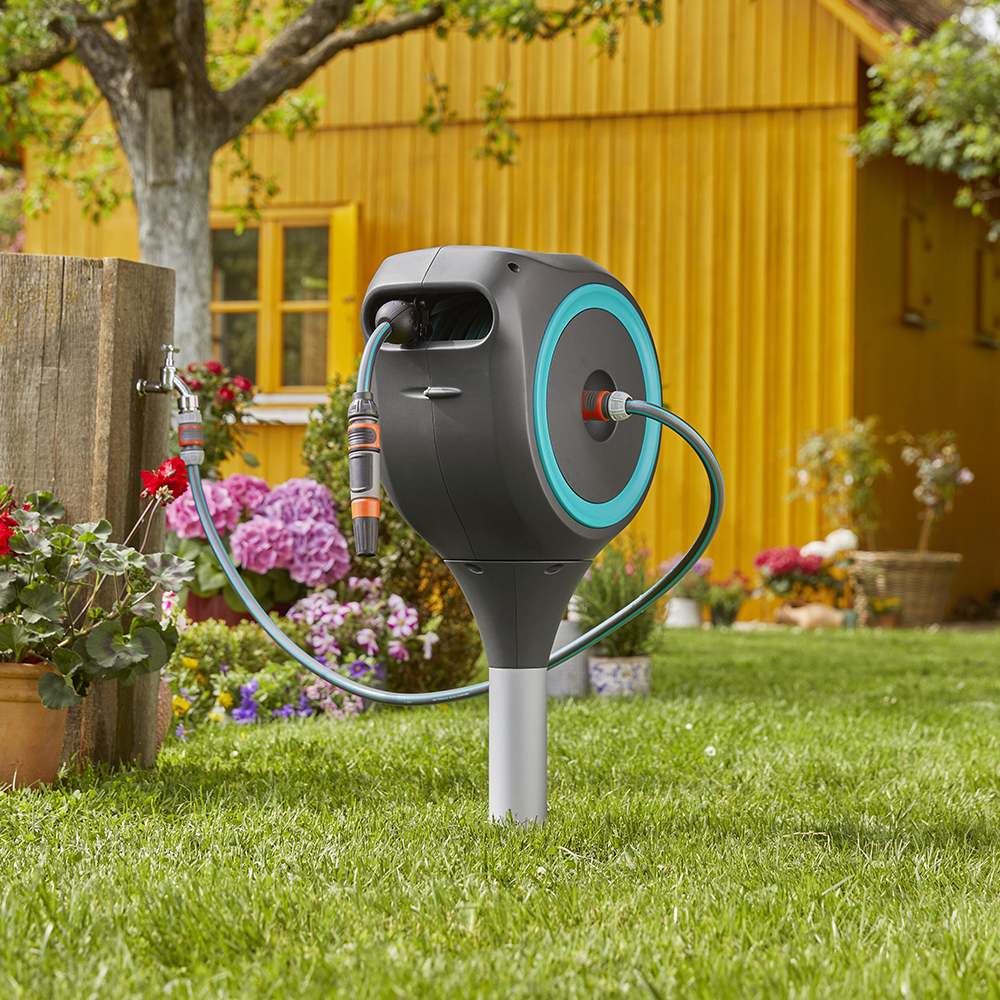 BỘ DÂY RÚT TỰ ĐỘNG 15 MÉT CHÂN CẮM ĐẤT GARDENA 18604-20