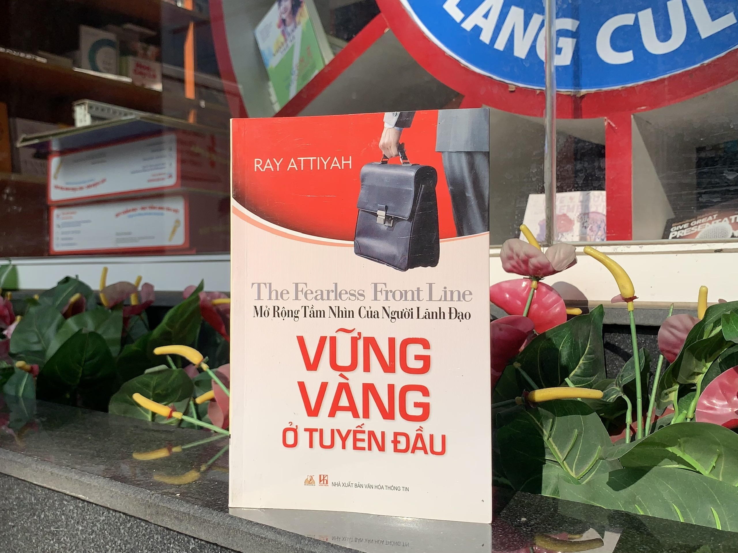 Vững Vàng Ở Tuyến Đầu - Vanlangbooks