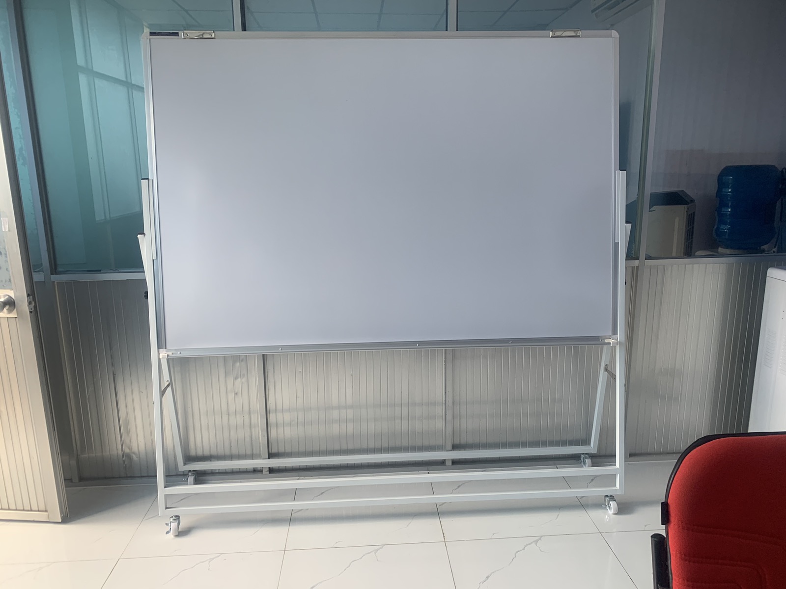 Bảng Flipchart chân gấp viết bút lông từ Laminate KT 120x180cm