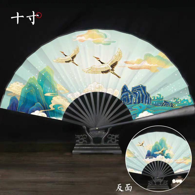 Quạt xếp cầm tay in hình cổ phong chất vải