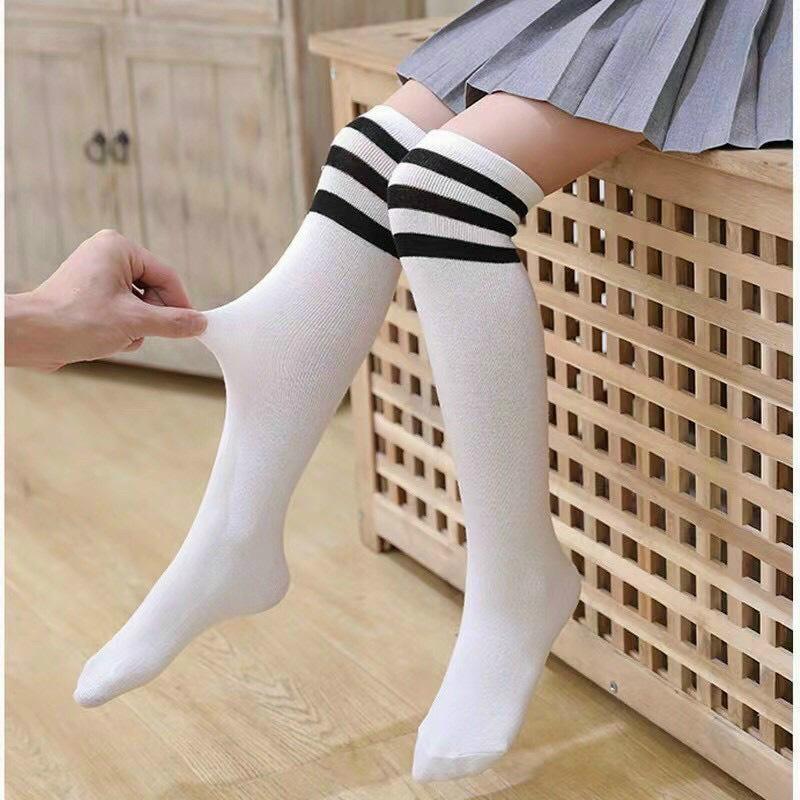 Phối đồ mùa đông với quần tất  Style