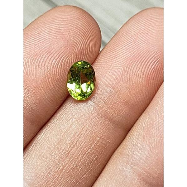 090** Đá Peridot (THIÊN NHIÊN)