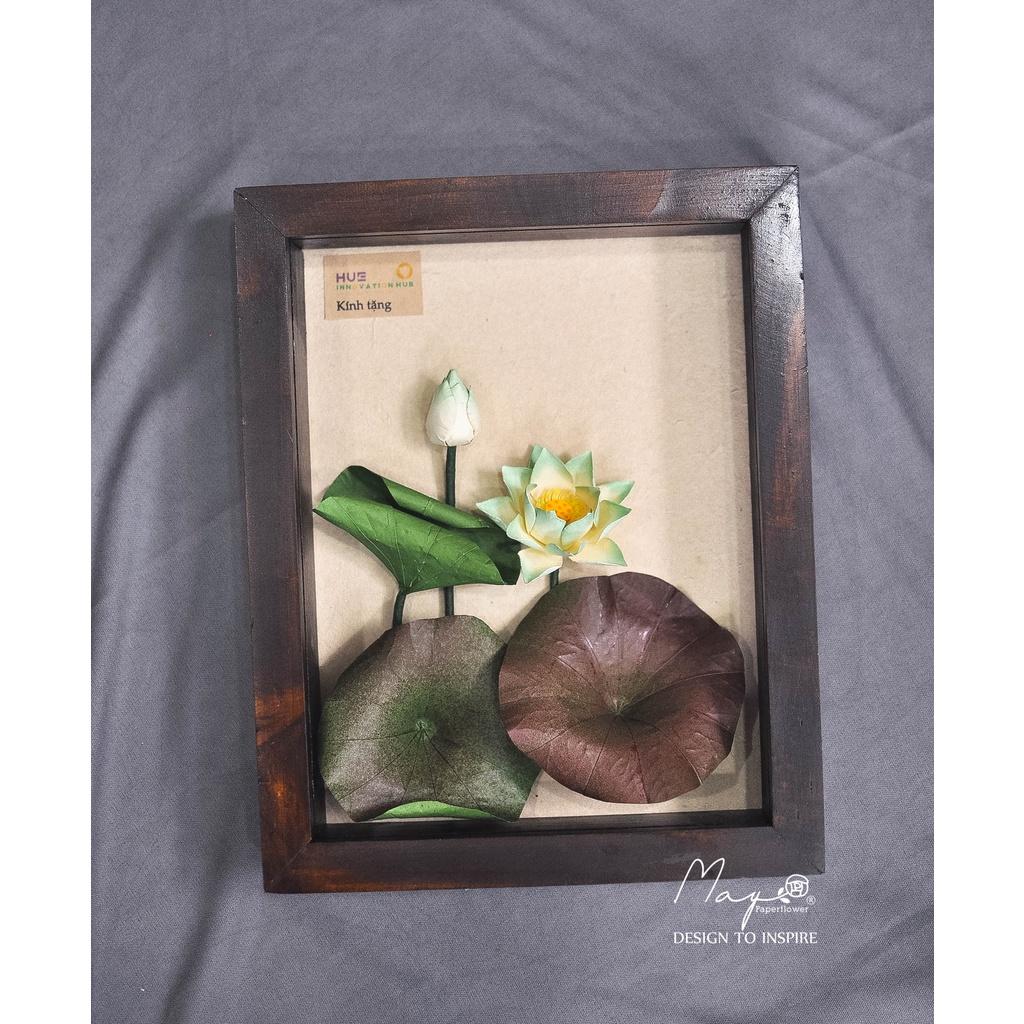 Tranh Hoa Giấy Handmade Trang Trí - Hoa Sen Trắng Kết Hợp Giấy Dó MAYPAPERFLOWER Khung Tranh Gỗ Size 20x25cm