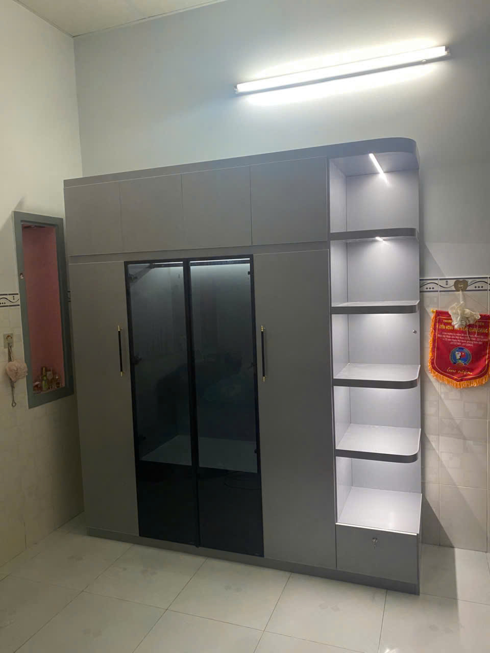 Tủ áo kệ kèm ngăn tủ cánh kính 2m x 2m4 x sâu 48 cm