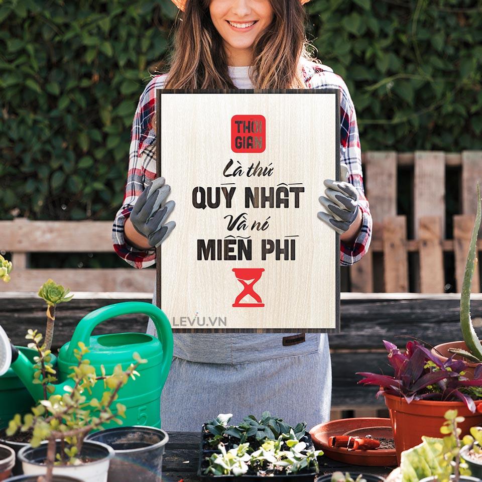 Tranh slogan trà sữa LEVU LV009 "Thời gian là thứ quý nhất và nó miễn phí"