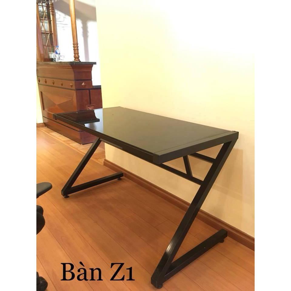 BÀN LÀM VIỆC , CHƠI GAME CHỮ Z Bàn Cũ