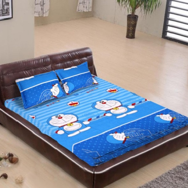 Set 3 món ga gối Poly cotton Doremon PL2 + Tặng 1 vỏ gối ôm - Giao mẫu ngẫu nhiên