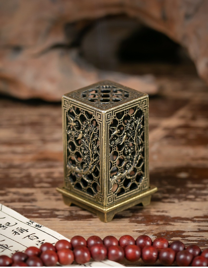 Lư Xông Trầm Trụ Hợp Kim Nhỏ Gọn – Đốt Nụ Trầm, Bột Trầm, Họa Tiết Tứ Quý Phong Thủy