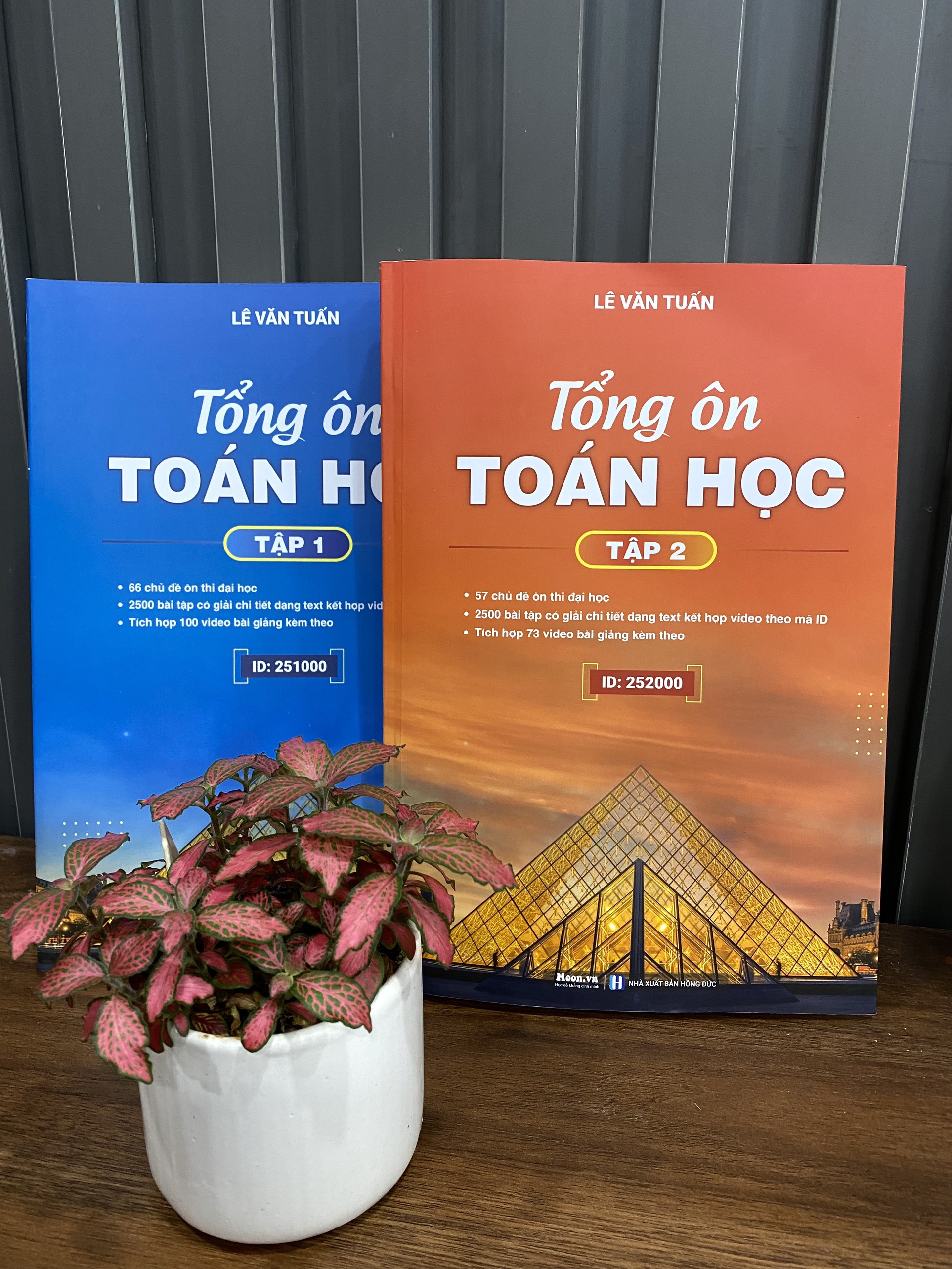 Combo 2 Sách ID Tổng Ôn Toán Học Lớp 12 tự học luyện thi thpt quốc gia môn toán 2023 Moonbook