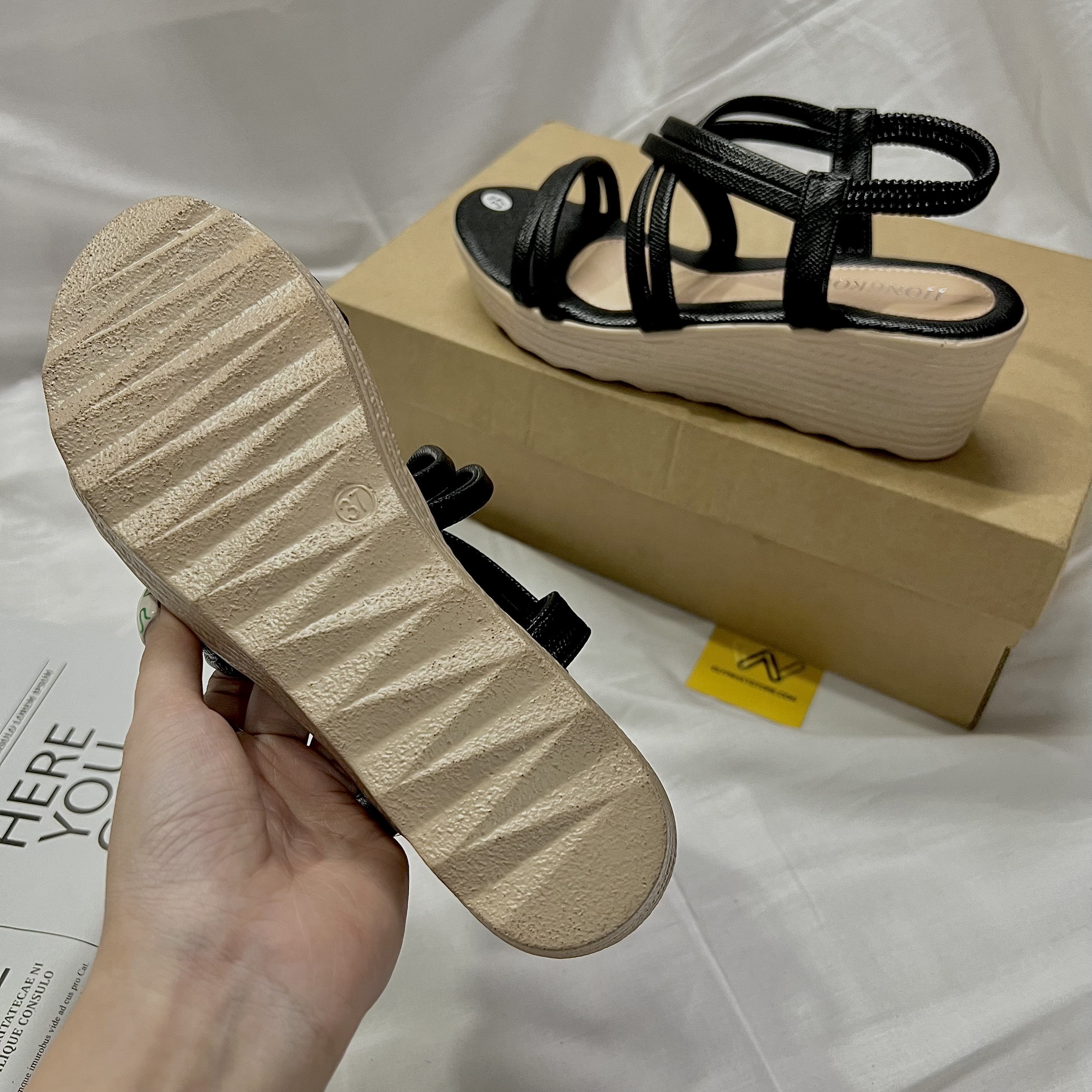 Giày Sandal Nữ Quai Ngang Đế Xuồng Màu Trắng Đen Dây Mảnh Nhỏ Duy Nhật Store Học Sinh Đi Học Bền Uzzang Chiến Binh Thun