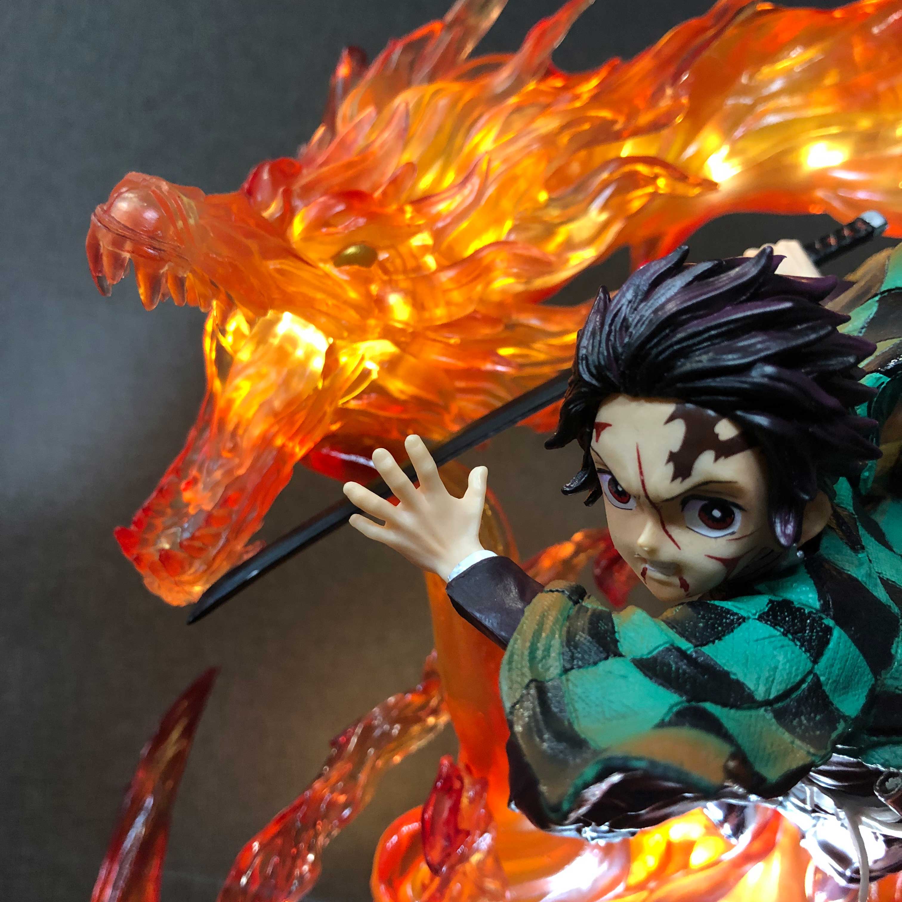 Mô hình Kamado Tanjiro Hỏa Xa 30 cm có LED - Kimetsu No Yaiba