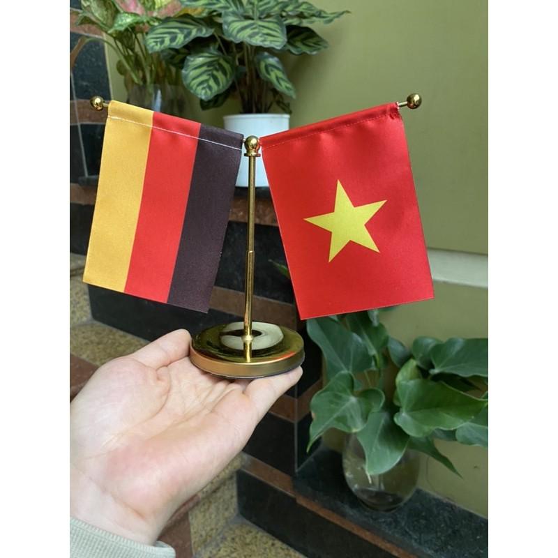 Táp lô ô tô Việt - Đức