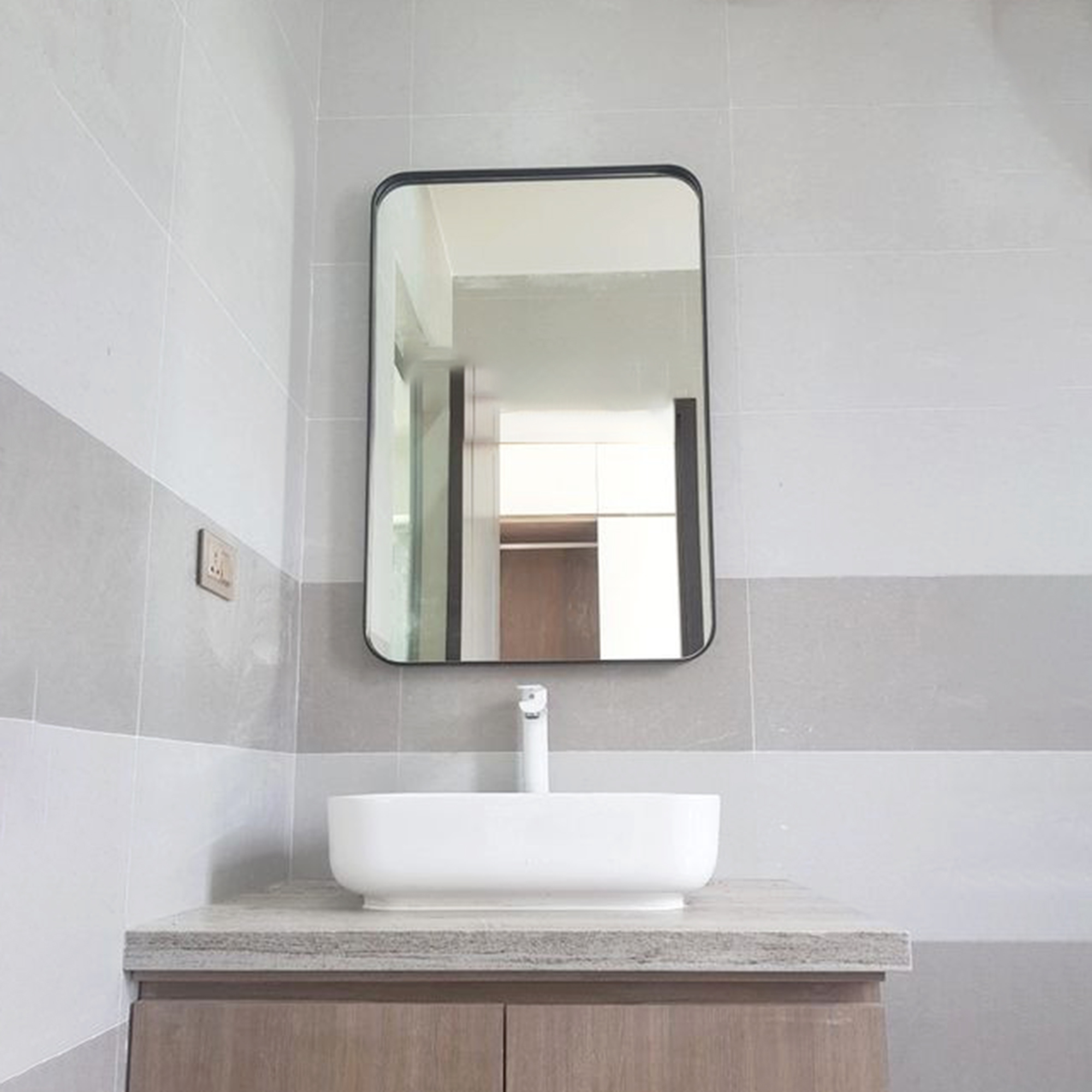 Gương Hình Chữ Nhật Khung Nhôm Sơn Tĩnh Điện Cao Cấp DLQ INTERIORS Decor Phòng, Trang Trí Nhà Cửa, Phòng Tắm